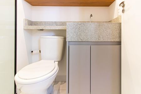 Apartamento para alugar com 34m², 2 quartos e sem vagaBanheiro