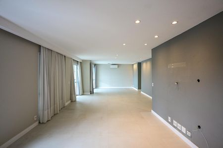 Apartamento para alugar com 173m², 3 quartos e 3 vagasSala