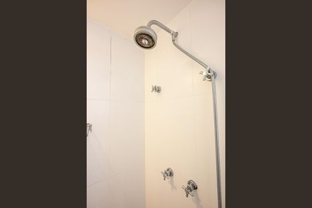 Apartamento para alugar com 173m², 3 quartos e 3 vagasChuveiro do Banheiro da Suíte 2