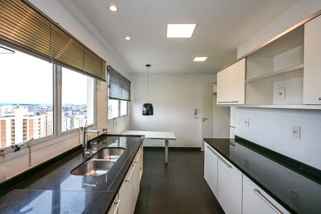 Apartamento para alugar com 173m², 3 quartos e 3 vagasCozinha