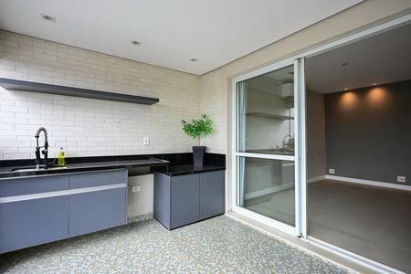 Apartamento para alugar com 173m², 3 quartos e 3 vagasVaranda