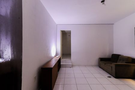 Sala de casa para alugar com 1 quarto, 50m² em Jardim Estela Mari, Cotia
