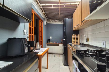 Casa à venda com 90m², 2 quartos e 3 vagasCozinha 