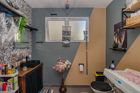 Banheiro de apartamento para alugar com 1 quarto, 37m² em Rubem Berta, Porto Alegre