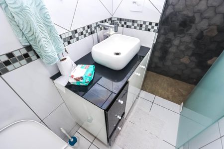 Casa para alugar com 106m², 2 quartos e sem vaga Casa para alugar com 106m², 2 quartos e sem vagaBanheiro Social