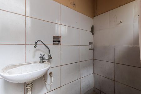 Banheiro de casa para alugar com 1 quarto, 30m² em Jardim Estela Mari, Cotia