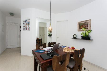 Apartamento à venda com 70m², 3 quartos e 2 vagasSala