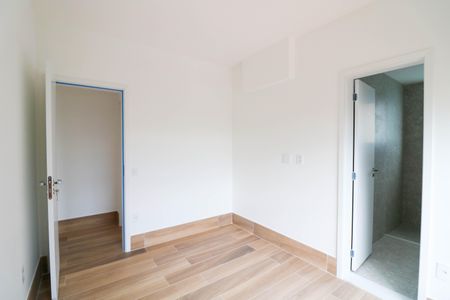 Apartamento à venda com 190m², 3 quartos e 4 vagas Apartamento à venda com 190m², 3 quartos e 4 vagasSuíte 2