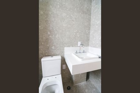 Apartamento à venda com 190m², 3 quartos e 4 vagas Apartamento à venda com 190m², 3 quartos e 4 vagasBanheiro da Suíte 3