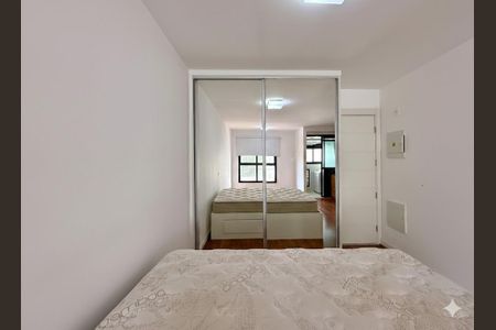 Sala/Quarto de kitnet/studio para alugar com 1 quarto, 26m² em Cidade Monções, São Paulo
