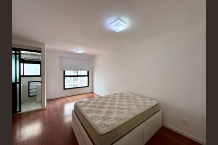 Sala/Quarto de kitnet/studio para alugar com 1 quarto, 26m² em Cidade Monções, São Paulo