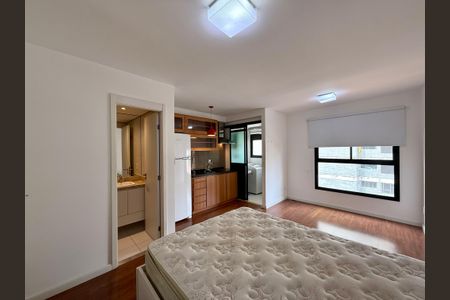 Sala/Quarto de kitnet/studio para alugar com 1 quarto, 26m² em Cidade Monções, São Paulo
