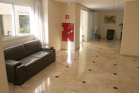 Apartamento para alugar com 68m², 2 quartos e 2 vagasHall social