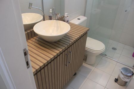 Apartamento para alugar com 68m², 2 quartos e 2 vagasBanheiro