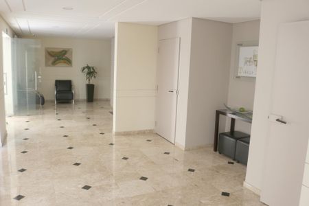 Apartamento para alugar com 68m², 2 quartos e 2 vagasHall social
