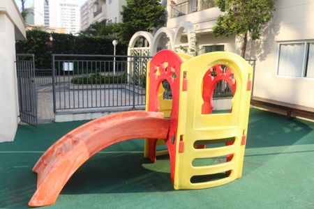 Apartamento para alugar com 68m², 2 quartos e 2 vagasÁrea comum - Playground