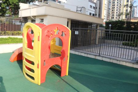 Apartamento para alugar com 68m², 2 quartos e 2 vagasÁrea comum - Playground