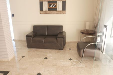 Apartamento para alugar com 68m², 2 quartos e 2 vagasHall social