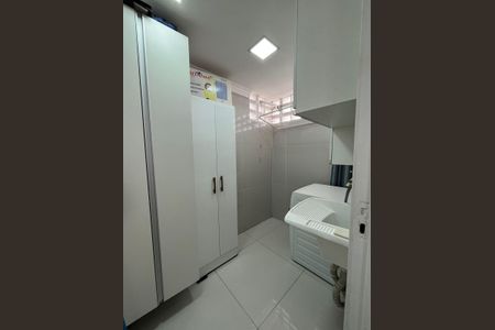 Apartamento à venda com 58m², 2 quartos e 1 vaga Apartamento à venda com 58m², 2 quartos e 1 vagaBanheiro