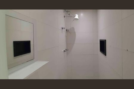 Banheiro de apartamento para alugar com 1 quarto, 25m² em Pestana, Osasco