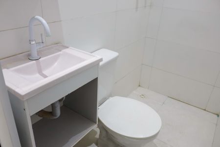 Banheiro de apartamento para alugar com 1 quarto, 35m² em Pestana, Osasco