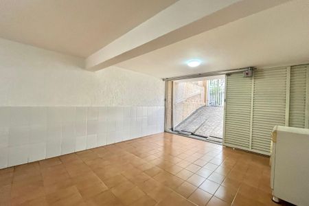 Casa à venda com 140m², 2 quartos e 2 vagas Casa à venda com 140m², 2 quartos e 2 vagasGaragem