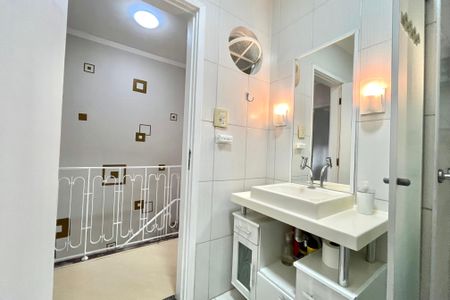 Casa à venda com 140m², 2 quartos e 2 vagas Casa à venda com 140m², 2 quartos e 2 vagasBanheiro