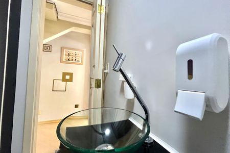 Casa à venda com 140m², 2 quartos e 2 vagas Casa à venda com 140m², 2 quartos e 2 vagasLavabo