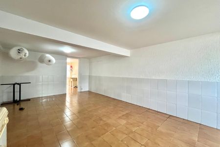 Casa à venda com 140m², 2 quartos e 2 vagas Casa à venda com 140m², 2 quartos e 2 vagasGaragem