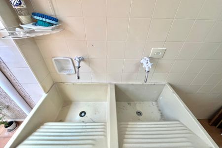 Casa à venda com 140m², 2 quartos e 2 vagas Casa à venda com 140m², 2 quartos e 2 vagasÁrea de Serviço