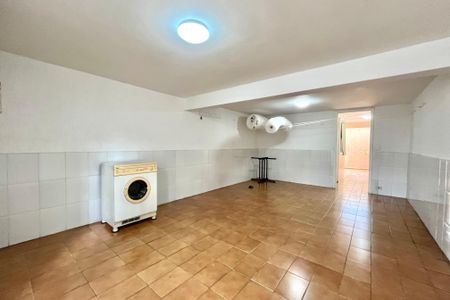 Casa à venda com 140m², 2 quartos e 2 vagas Casa à venda com 140m², 2 quartos e 2 vagasGaragem