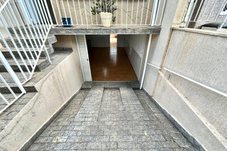 Casa à venda com 140m², 2 quartos e 2 vagas Casa à venda com 140m², 2 quartos e 2 vagasGaragem