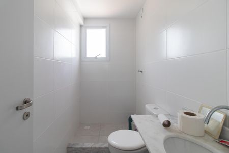 Banheiro de apartamento à venda com 1 quarto, 43m² em Partenon, Porto Alegre