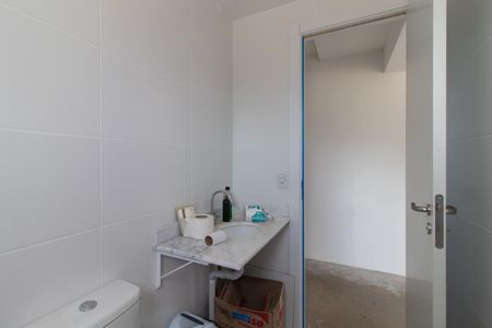 Banheiro de apartamento à venda com 1 quarto, 43m² em Partenon, Porto Alegre