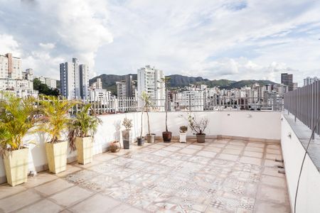 Apartamento à venda com 426m², 4 quartos e 3 vagas Apartamento à venda com 426m², 4 quartos e 3 vagasÁrea externa - cobertura