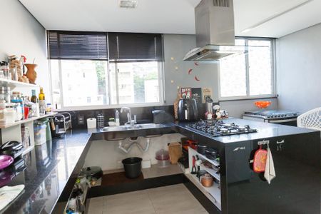 Apartamento à venda com 426m², 4 quartos e 3 vagas Apartamento à venda com 426m², 4 quartos e 3 vagasCozinha