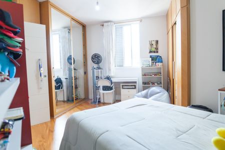 Apartamento à venda com 426m², 4 quartos e 3 vagas Apartamento à venda com 426m², 4 quartos e 3 vagassuite 1