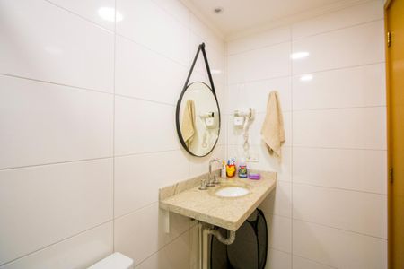 Apartamento à venda com 84m², 2 quartos e 2 vagasBanheiro do quarto 2