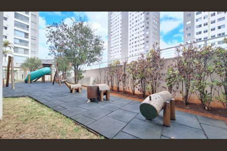Apartamento à venda com 83m², 2 quartos e 2 vagasÁrea comum - Playground