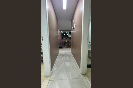 Corredor de apartamento para alugar com 2 quartos, 55m² em Vila Mogilar, Mogi das Cruzes