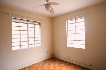 Casa à venda com 400m², 3 quartos e 2 vagas Casa à venda com 400m², 3 quartos e 2 vagasQuarto