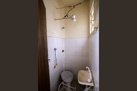 Casa à venda com 400m², 3 quartos e 2 vagas Casa à venda com 400m², 3 quartos e 2 vagasBanheiro de serviço