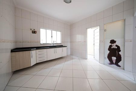 Casa para alugar com 117m², 2 quartos e 2 vagasCozinha