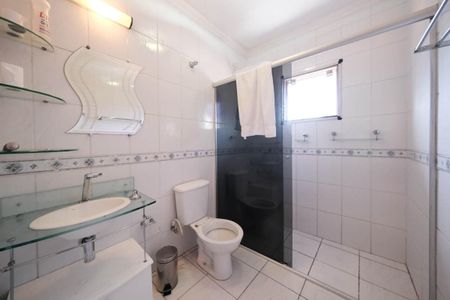 Casa para alugar com 117m², 2 quartos e 2 vagasBanheiro