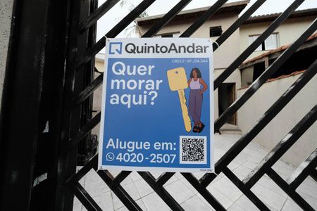 Casa para alugar com 117m², 2 quartos e 2 vagasFachada