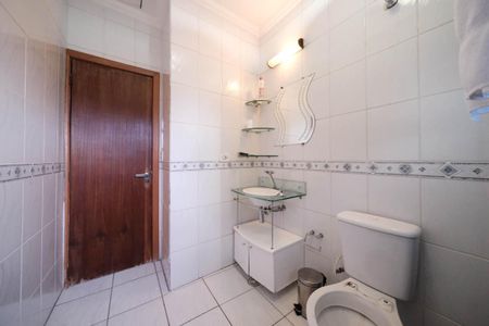 Casa para alugar com 117m², 2 quartos e 2 vagasBanheiro