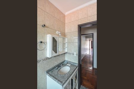 Casa à venda com 290m², 4 quartos e 4 vagas Casa à venda com 290m², 4 quartos e 4 vagasBanheiro