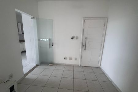 Apartamento para alugar com 122m², 3 quartos e 1 vaga Apartamento para alugar com 122m², 3 quartos e 1 vagaSala