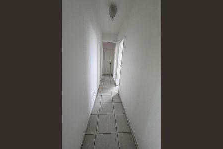 Corredor de apartamento para alugar com 3 quartos, 122m² em Jardim Vinte E Cinco de Agosto, Duque de Caxias
