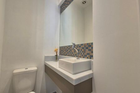 Lavabo  de apartamento à venda com 3 quartos, 84m² em Cambuí, Campinas